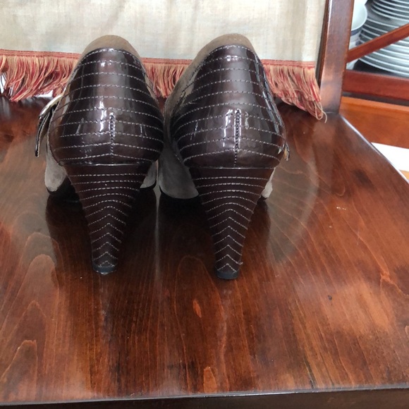 Söfft Suede and Patent Leather Mary Jane style Pumps - Picture 6 of 12